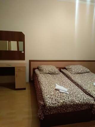 Отель Готель ЦІмбор Славское Четырехместный номер "Комфорт"-1