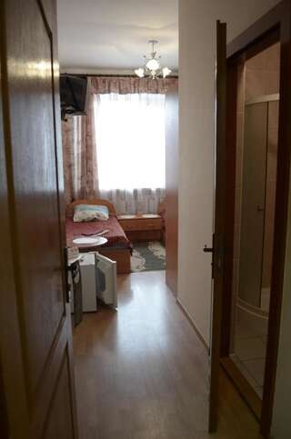 Отель Готель ЦІмбор Славское Двухместный номер с 2 отдельными кроватями-10